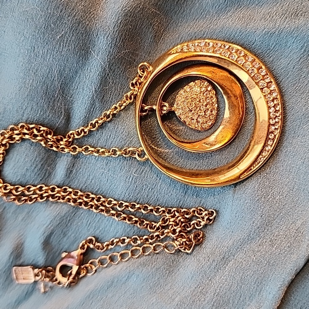 EXQUISITE ROBERT LEE MORRIS  GOLDTONE & RHINESTONE NECKLACE PRE-OWNED
